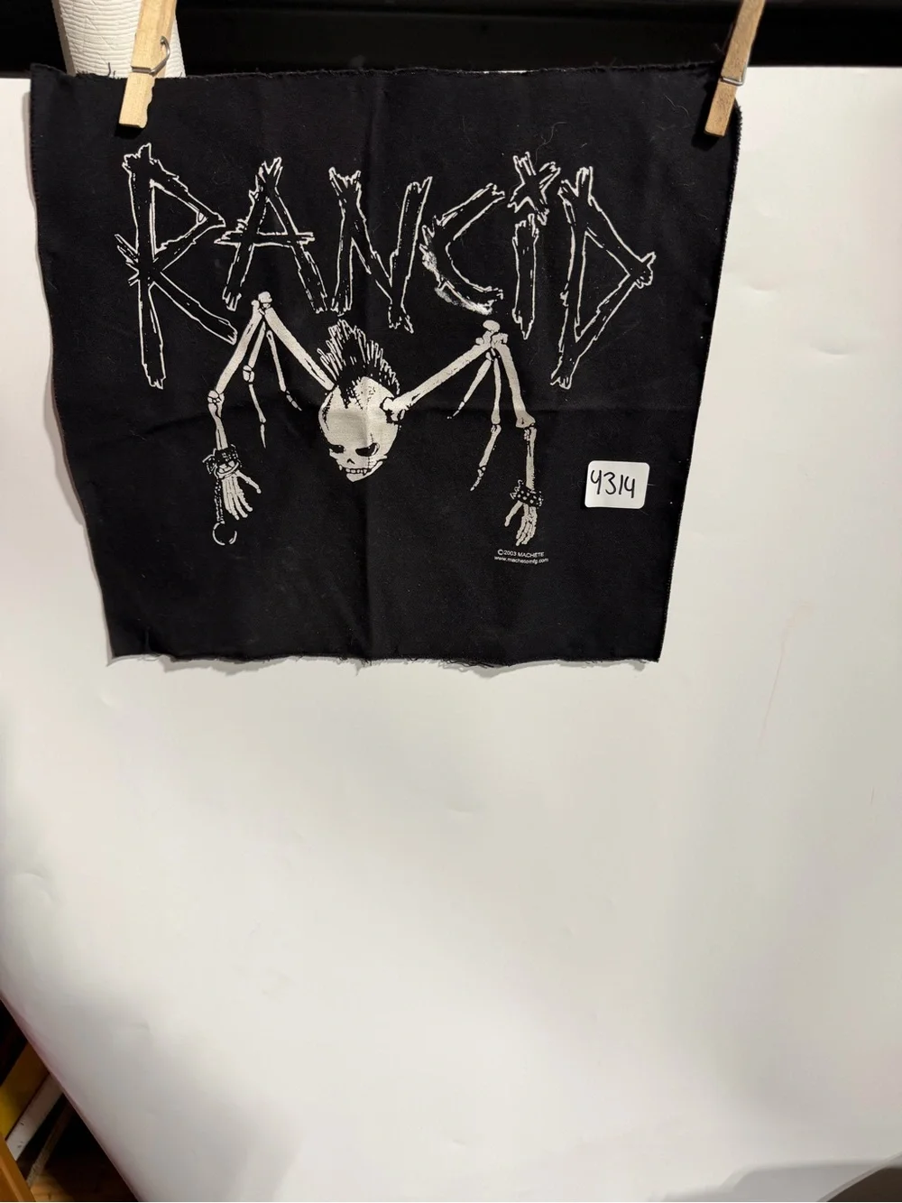 #4314-Rancid Black Skull Wall Tapestry - Punk Rock Decor